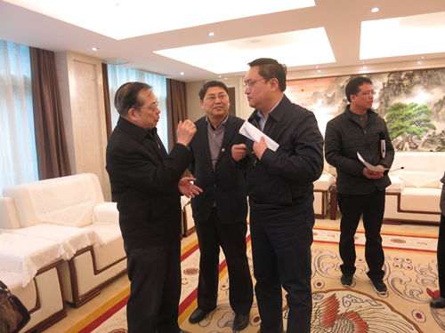 重慶銅梁區(qū)區(qū)委書記陳勇與我院國家高新區(qū)調(diào)研組專家親切會(huì)晤