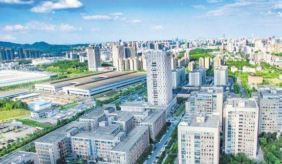 強產(chǎn)業(yè)優(yōu)服務(wù)，跑出發(fā)展加速度——雨花經(jīng)開區(qū)加快轉(zhuǎn)型升級